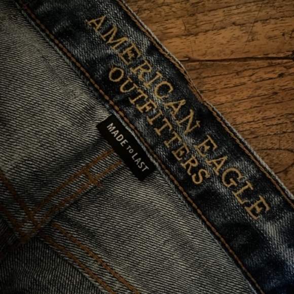 Women's American Eagle Distressed Embroidered Skinny Camera "Snap" Jeans 28 x 30 - Picture 3 of 16